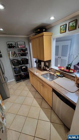 780 River Road 373, Edgewater, NJ 07020