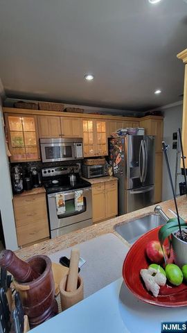 780 River Road 373, Edgewater, NJ 07020