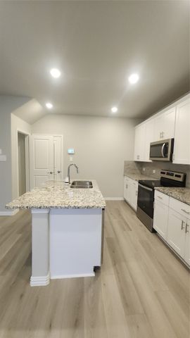 3111 Yellow Pine Drive, Melissa, TX 75454