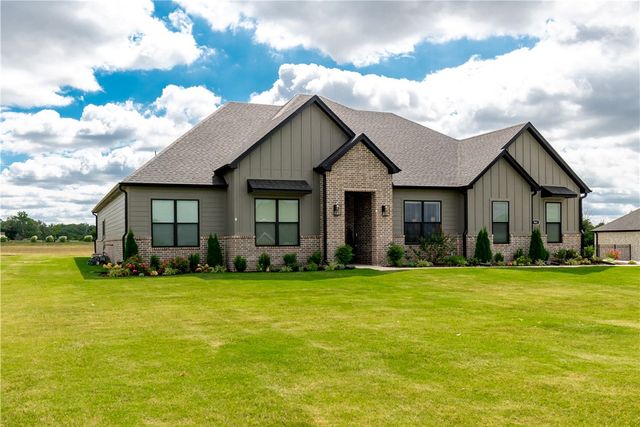 901 Noah Street, Fayetteville, AR 72703