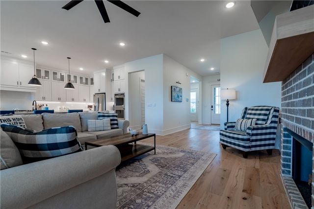 901 Noah Street, Fayetteville, AR 72703