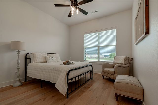 901 Noah Street, Fayetteville, AR 72703