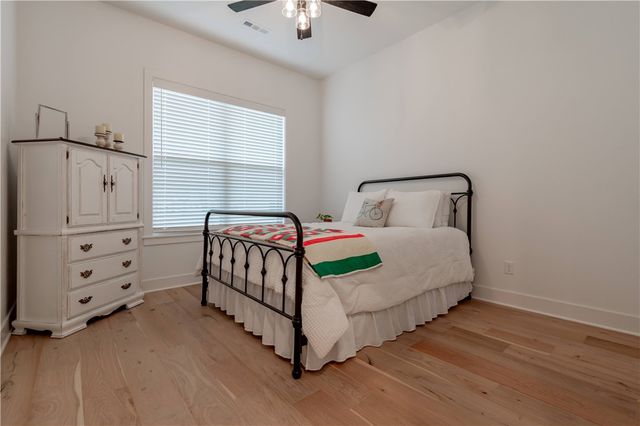901 Noah Street, Fayetteville, AR 72703