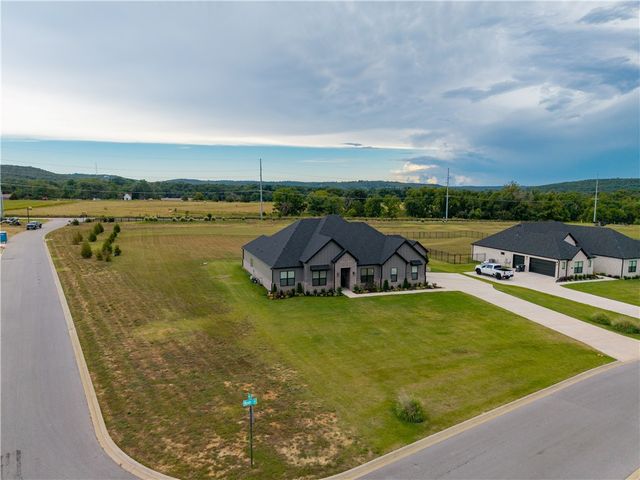 901 Noah Street, Fayetteville, AR 72703