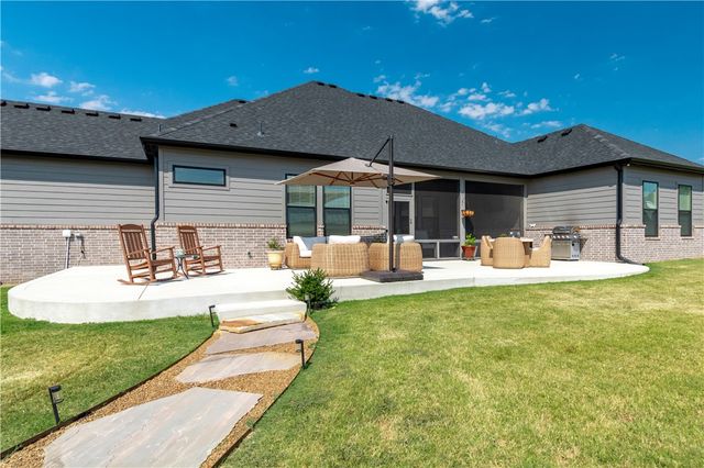 901 Noah Street, Fayetteville, AR 72703