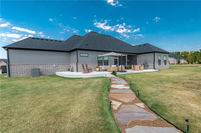 901 Noah Street, Fayetteville, AR 72703