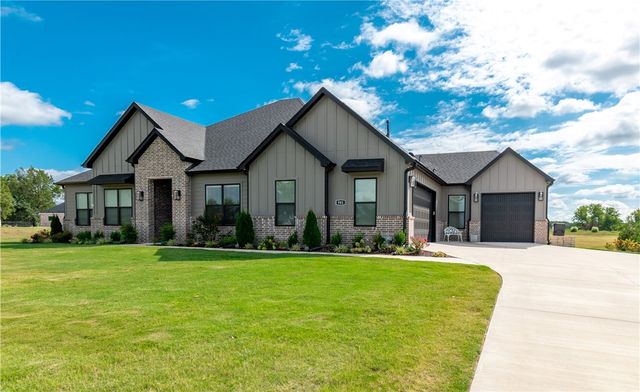 901 Noah Street, Fayetteville, AR 72703