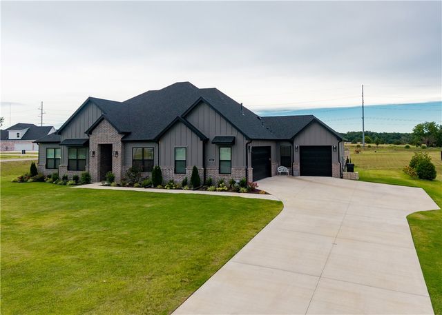 901 Noah Street, Fayetteville, AR 72703