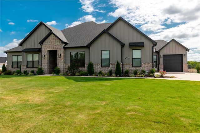 901 Noah Street, Fayetteville, AR 72703