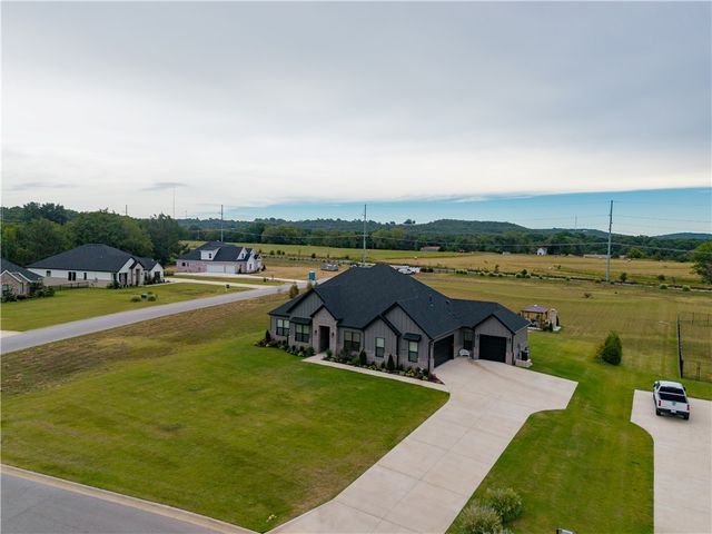 901 Noah Street, Fayetteville, AR 72703