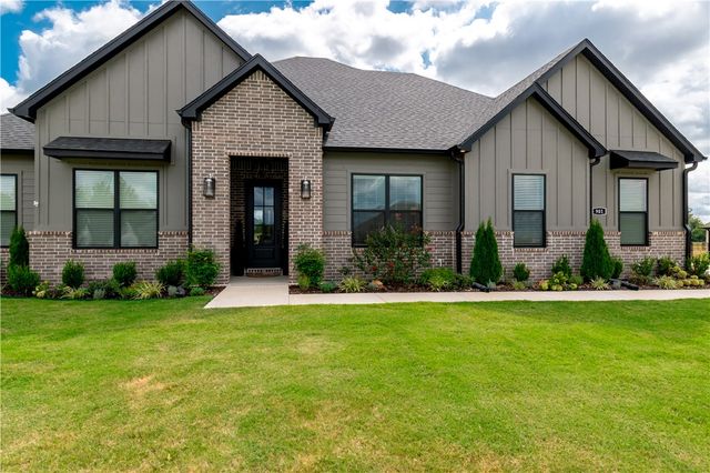 901 Noah Street, Fayetteville, AR 72703