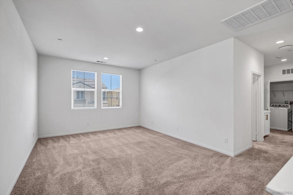Image 15 of property listing at 4388 Cadence, Oceanside, CA 92057