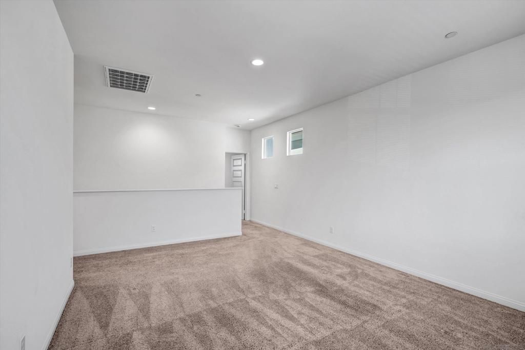 Image 16 of property listing at 4388 Cadence, Oceanside, CA 92057