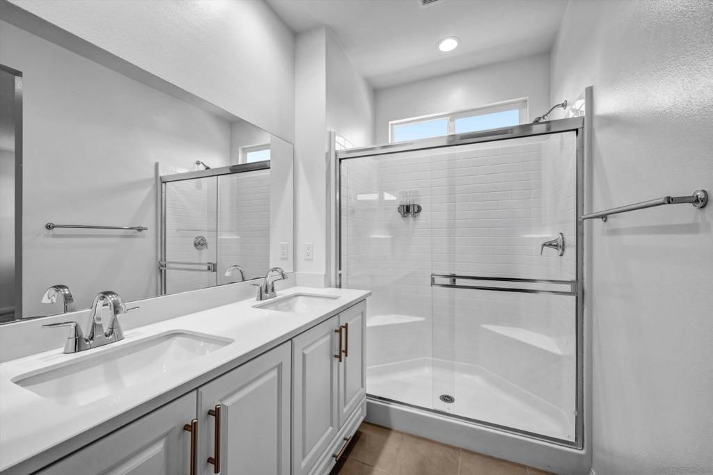 Image 9 of property listing at 4388 Cadence, Oceanside, CA 92057