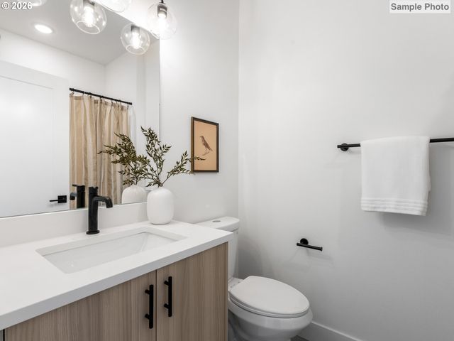 261 N Skidmore St 4, Portland, OR 97217