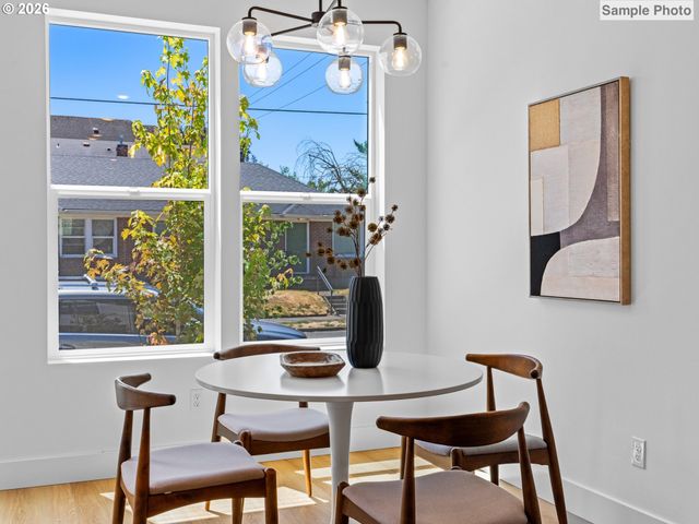 261 N Skidmore St 4, Portland, OR 97217