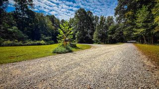 2 E Scotland Road, Bloomfield, IN 47424