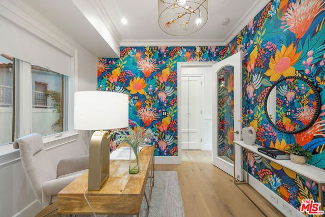 6227 W 5th Street, Los Angeles, CA 90048