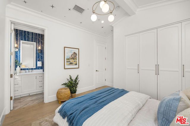 6227 W 5th Street, Los Angeles, CA 90048