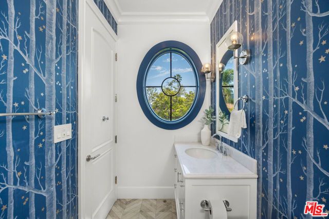 6227 W 5th Street, Los Angeles, CA 90048