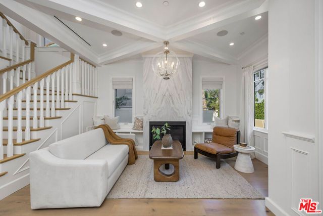 6227 W 5th Street, Los Angeles, CA 90048