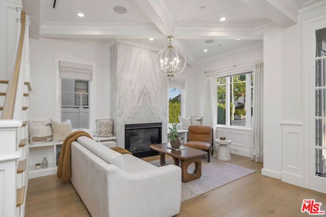 6227 W 5th Street, Los Angeles, CA 90048