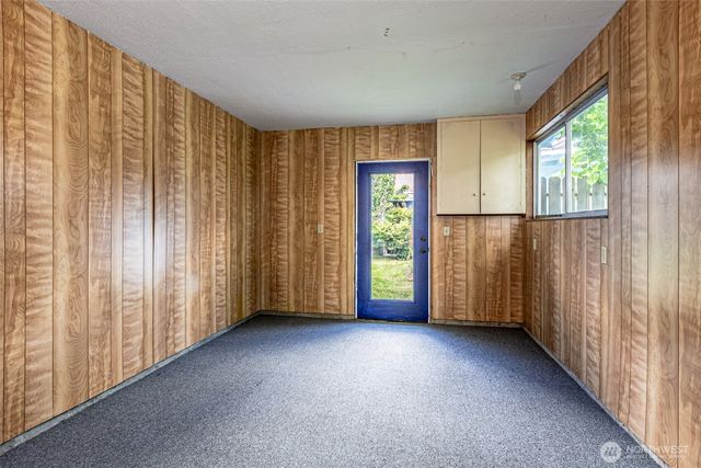 203 Orchard Avenue N, Eatonville, WA 98328