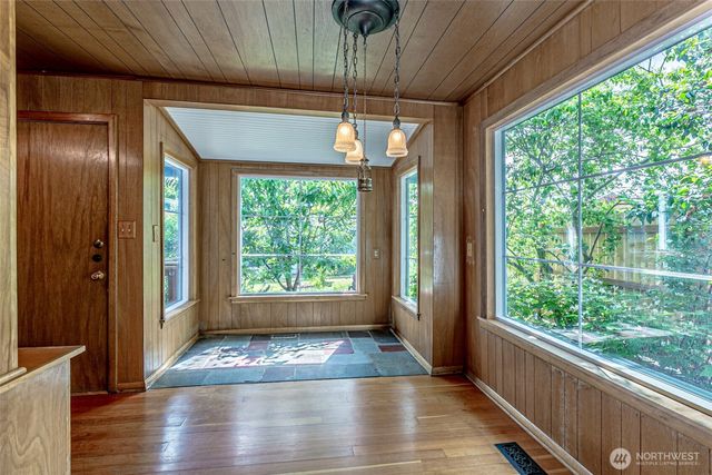 203 Orchard Avenue N, Eatonville, WA 98328