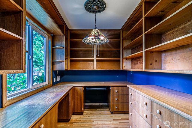 203 Orchard Avenue N, Eatonville, WA 98328
