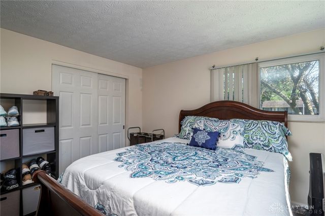 1172 Mint Springs Drive, Fairborn, OH 45324
