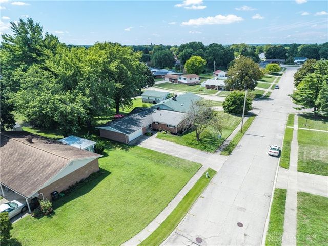 1172 Mint Springs Drive, Fairborn, OH 45324