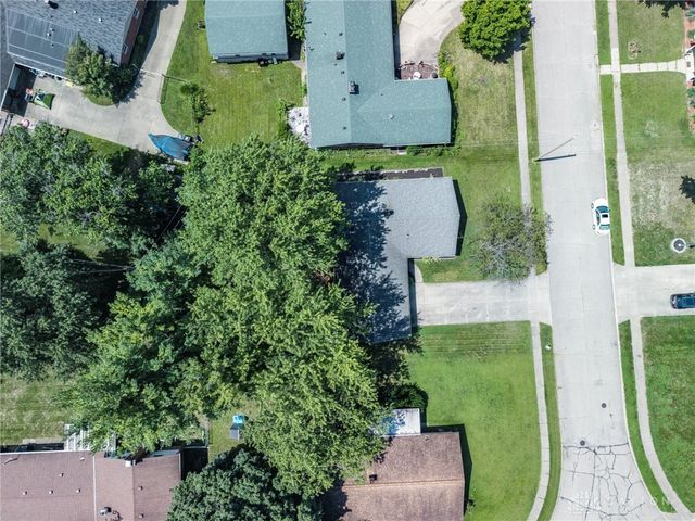 1172 Mint Springs Drive, Fairborn, OH 45324