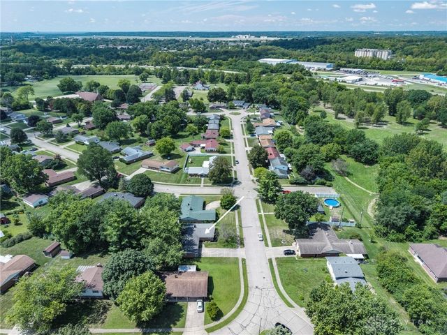 1172 Mint Springs Drive, Fairborn, OH 45324