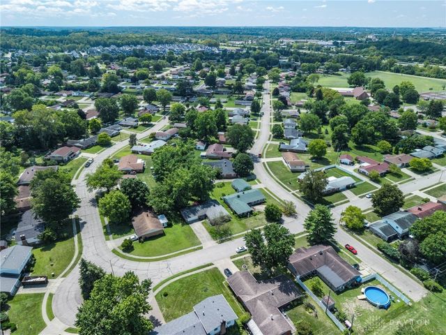 1172 Mint Springs Drive, Fairborn, OH 45324