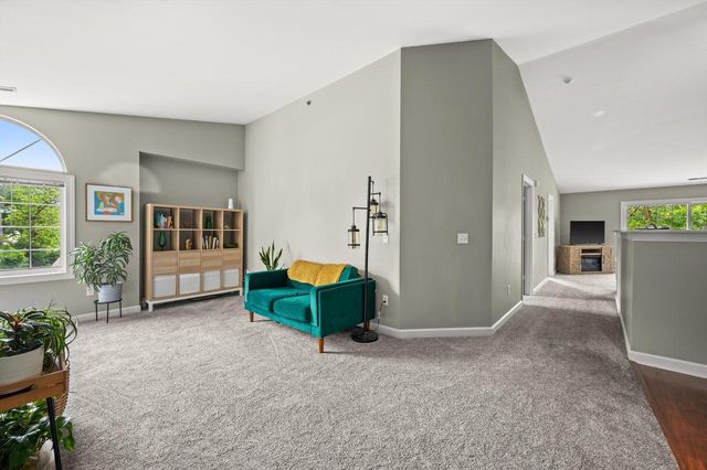 S77W19405 Lakewood DRIVE, Muskego, WI 53150
