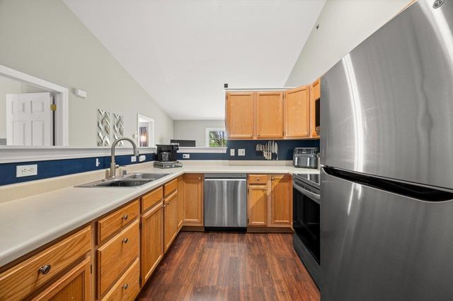 S77W19405 Lakewood DRIVE, Muskego, WI 53150