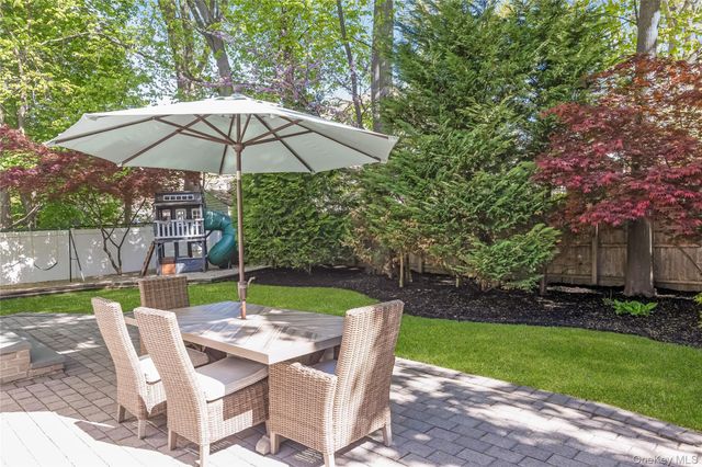 9 Collins Avenue, Kings Park, NY 11754
