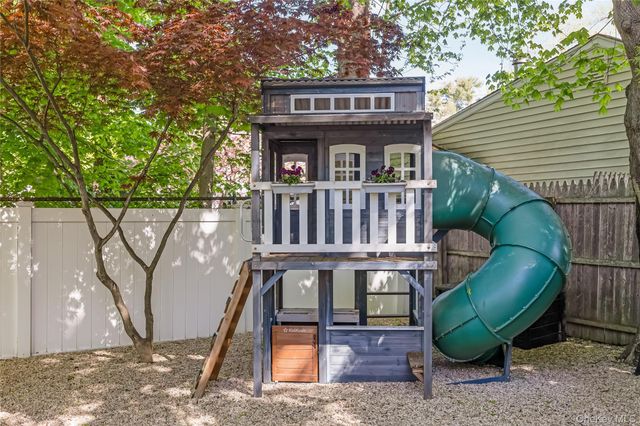 9 Collins Avenue, Kings Park, NY 11754