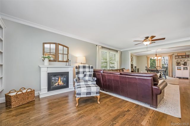 9 Collins Avenue, Kings Park, NY 11754