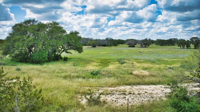 555 Summer Hill LN, Johnson City, TX 78636