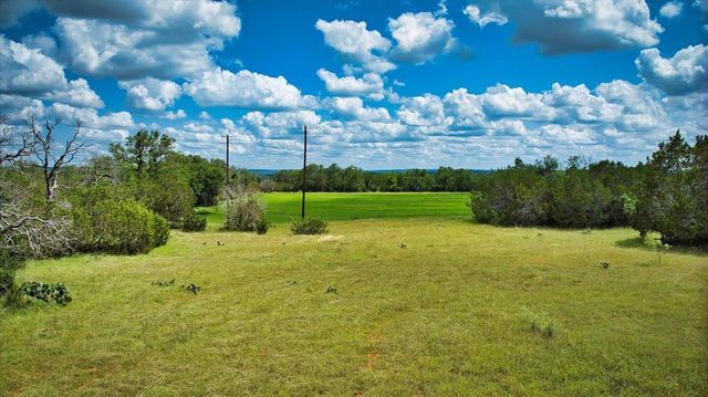 555 Summer Hill LN, Johnson City, TX 78636