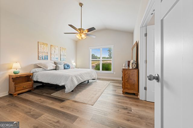 237 N Point Circle, Hartwell, GA 30643