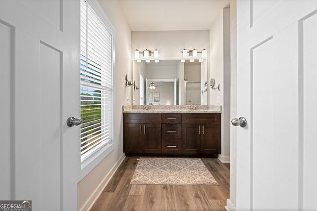 237 N Point Circle, Hartwell, GA 30643