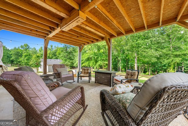 237 N Point Circle, Hartwell, GA 30643