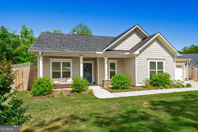 237 N Point Circle, Hartwell, GA 30643