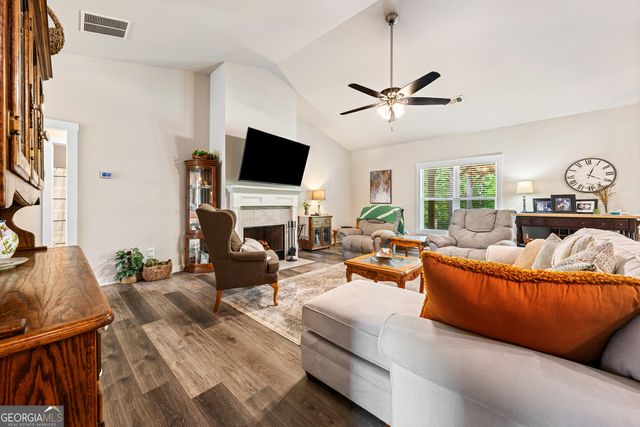 237 N Point Circle, Hartwell, GA 30643
