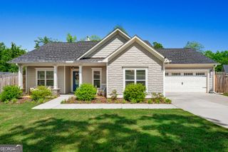 237 N Point Circle, Hartwell, GA 30643