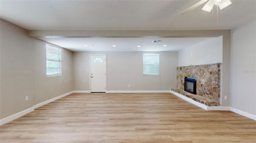 Image 12 of property listing at 505 FIELDER BOULEVARD, Sebring, FL 33870