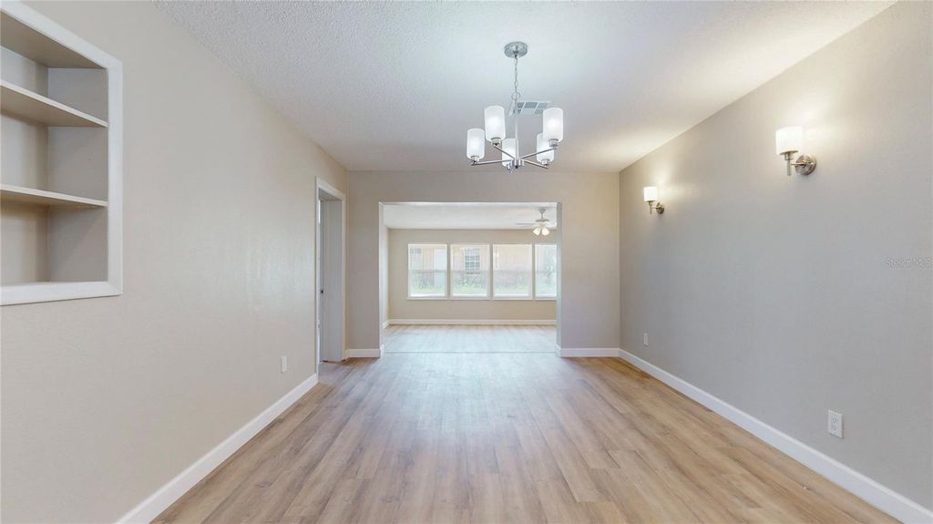 Image 9 of property listing at 505 FIELDER BOULEVARD, Sebring, FL 33870