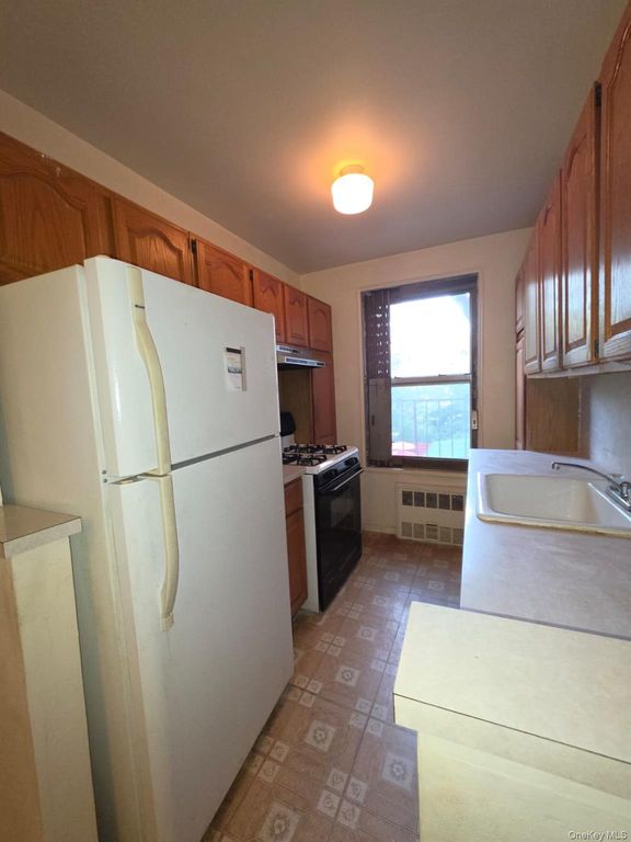 679 W 239th 3E, Bronx, NY 10463 — photo 2